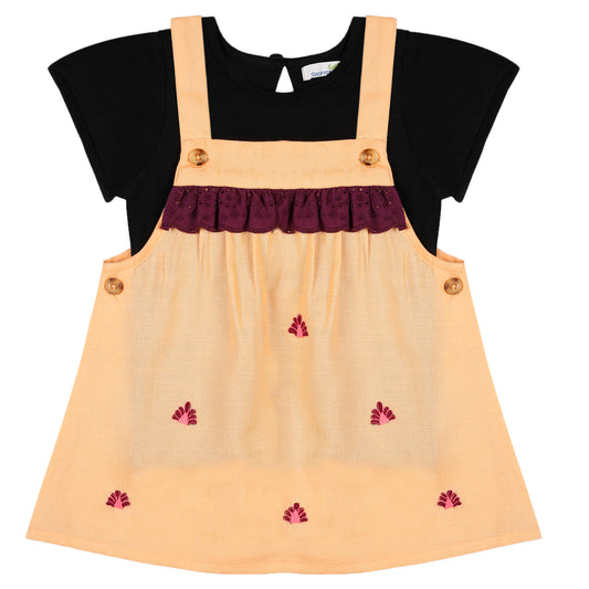 Shoppertree Solid T-shirt With Dungaree Set